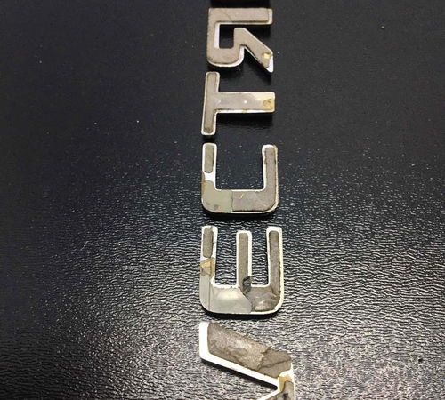 Emblema ( Vectra ) Capô Traseiro Chevrolet Vectra 2006/2012