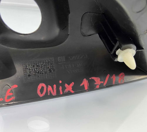 Moldura Interna Retrovisor Esquerdo Manual Gm Onix 2013/2019