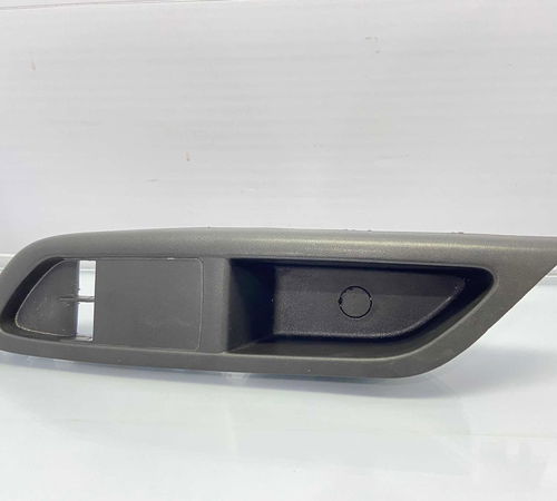 Moldura Comando Vidros Elétricos Chevrolet Onix 2013/2019
