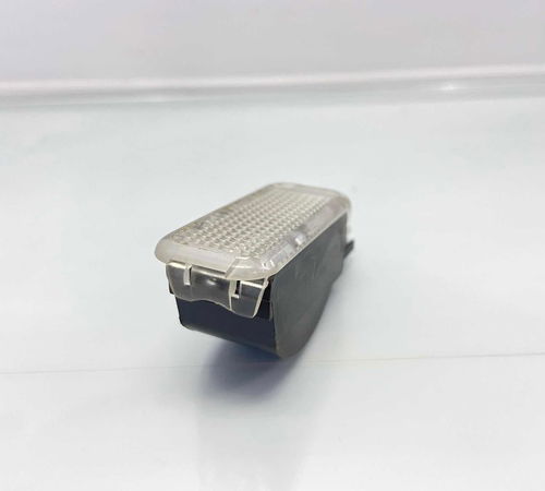 Luz Cortesia (branco) Porta Audi A4 2011