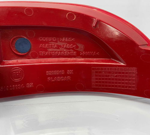 Refletor Traseiro Esquerdo Fiat Strada 2014/2019