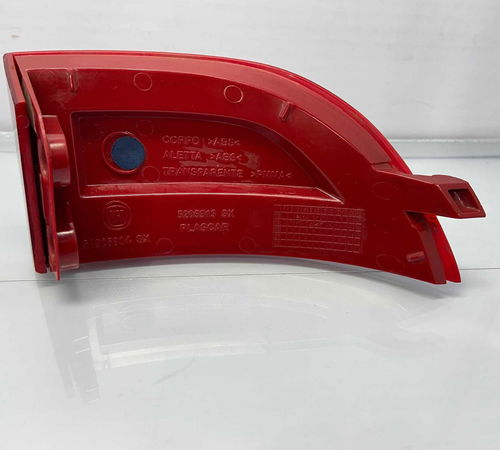 Refletor Traseiro Esquerdo Fiat Strada 2014/2019