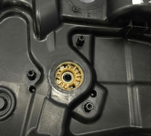 Máquina Vidro Porta Tras Esq Volkswagen Tiguan 2011/2016