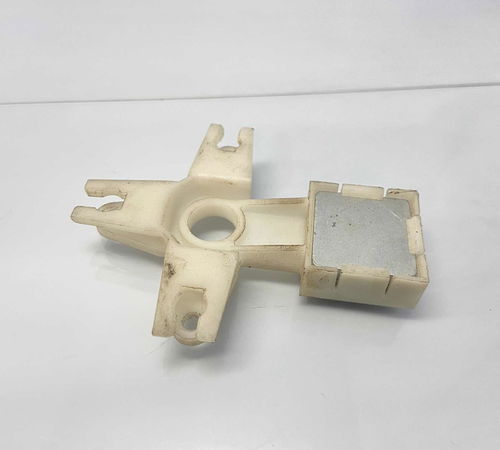 Suporte Pino Trava Porta Traseira Direita Vw Golf Sr 1999/07
