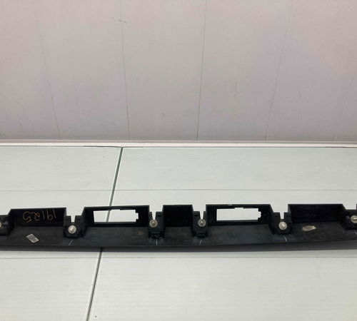 Moldura Luz De Placa Gm Montana Agile 2013/2018
