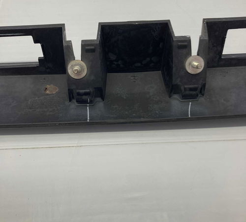Moldura Luz De Placa Gm Montana Agile 2013/2018