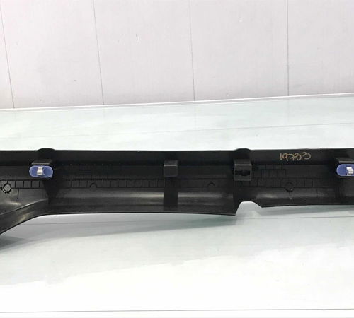 Soleira Porta Dianteira Esquerda Chevrolet Onix 2017/2019