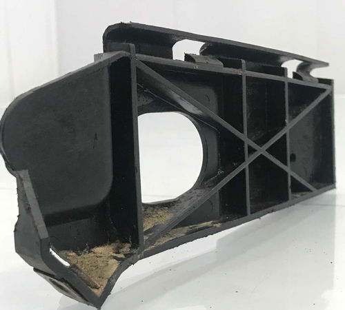 Guia Pára-choque Pára-lama Dianteiro Direito Chevrolet Corsa