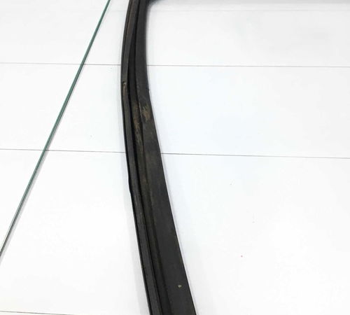 Borracha Canaleta Traseira Esquerda Chevrolet Onix 2017/2019