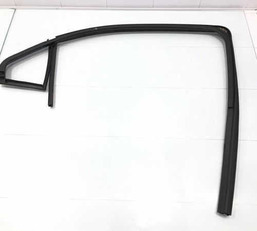 Borracha Canaleta Traseira Esquerda Chevrolet Onix 2017/2019