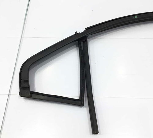 Borracha Canaleta Traseira Esquerda Chevrolet Onix 2017/2019