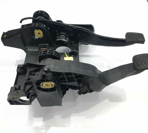 Suporte Pedalera Chevrolet Onix 2017/2019
