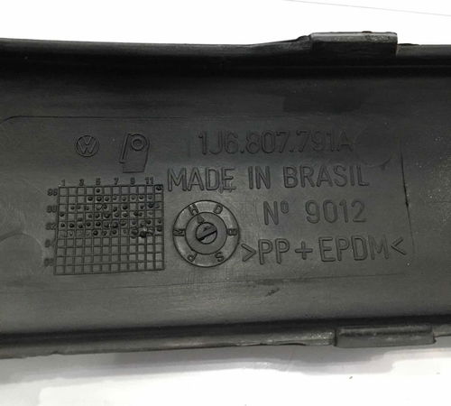 Moldura Pára-choque Esq Volkswagen Golf Sr 01/06 C/detalhe