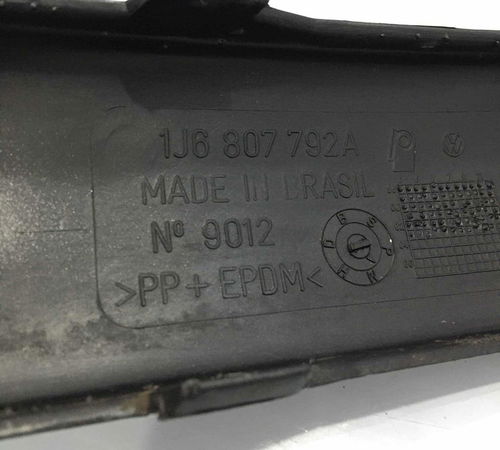 Moldura Pára-choque Dir Volkswagen Golf Sr 01/06 C/detalhe