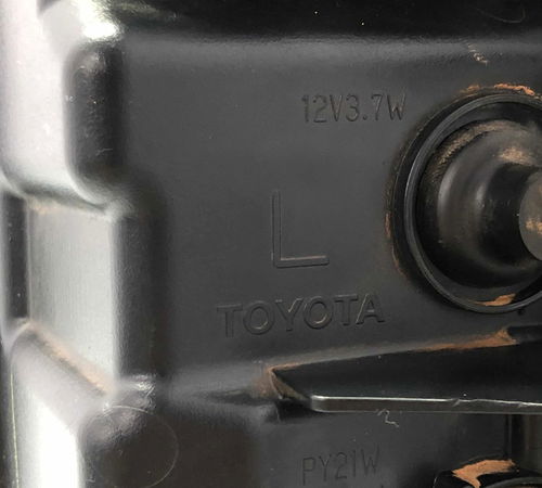 Lanterna Esquerda Toyota Hilux 2021/2022