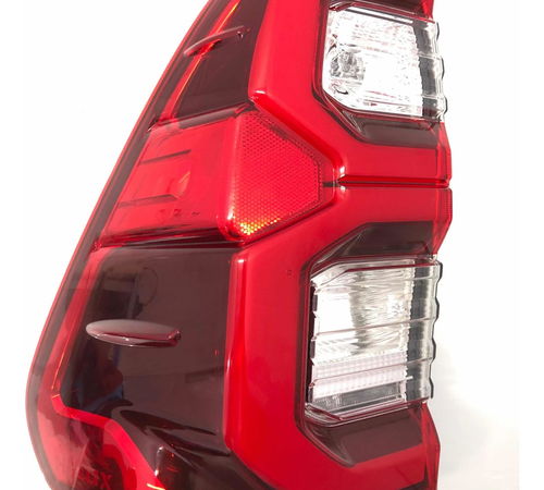 Lanterna Esquerda Toyota Hilux 2021/2022