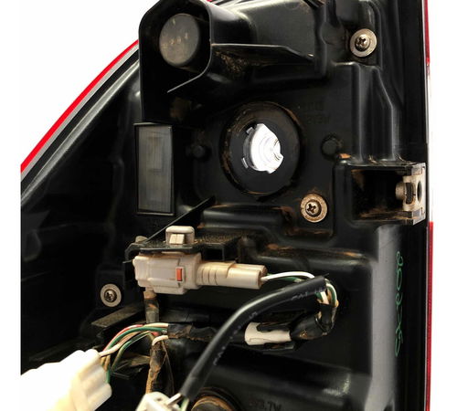 Lanterna Direita Toyota Hilux 2021/2022