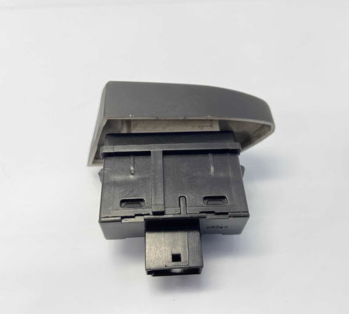 Botão Abertura Porta-malas Chevrolet Onix 2017/2019