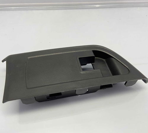Moldura Comando Vidro Dianteiro Direito Gm Onix 2013/2016
