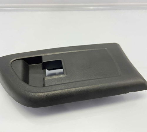 Moldura Comando Vidro Dianteiro Direito Gm Onix 2013/2016