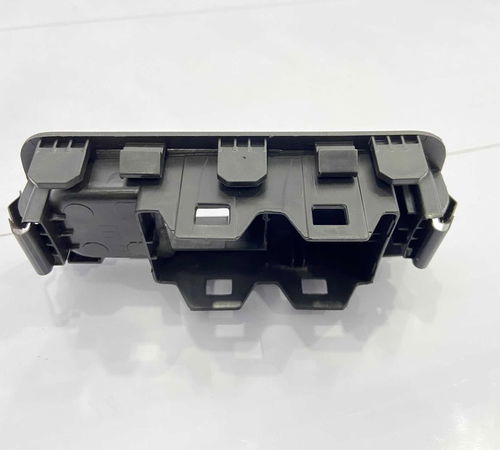 Moldura Botão Vidro Traseira Esquerda Chevrolet Onix 17/19