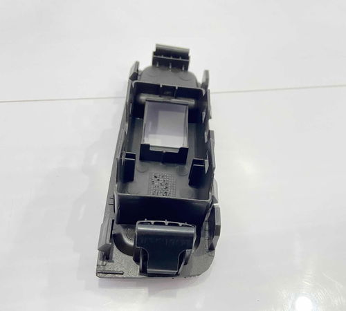 Moldura Botão Vidro Traseira Esquerda Chevrolet Onix 17/19