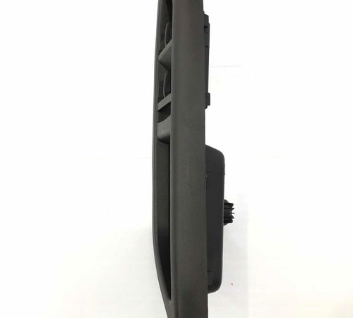 Moldura Botão Comando Vidros Elétricos Chevrolet Onix 17/19