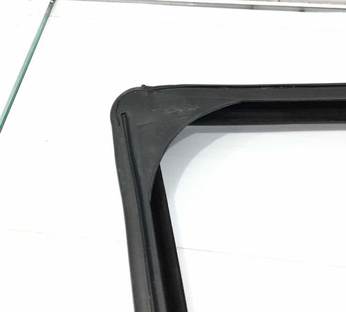 Borracha Canaleta Dianteira Esquerda Fiat Idea 2011/2016