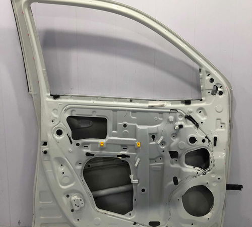 Porta Dianteira Esquerda Toyota Hilux 2016/2022 Com Detalhe