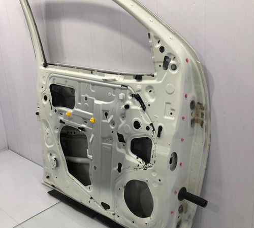 Porta Dianteira Esquerda Toyota Hilux 2016/2022 Com Detalhe