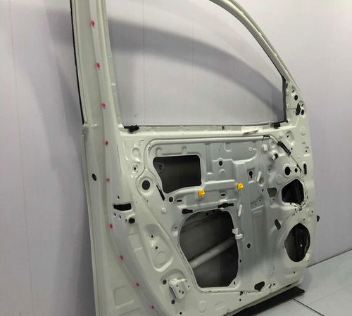 Porta Dianteira Esquerda Toyota Hilux 2016/2022 Com Detalhe