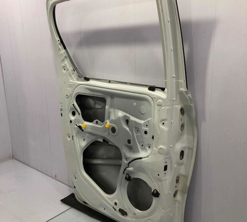 Porta Traseira Esquerda Toyota Hilux 2016/2022