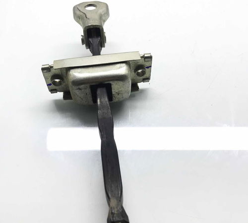Limitador Porta Traseira Direita Toyota Hilux 2020/2022
