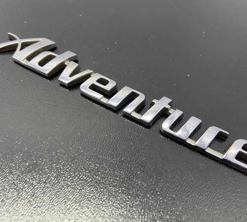 Emblema Adventure Traseira Esquerda Fiat Doblò 2003/2016