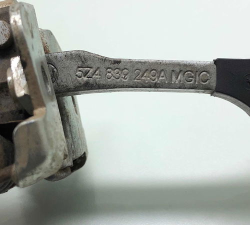 Limitador Porta Traseira Direita Volkswagen Fox 2010/2014