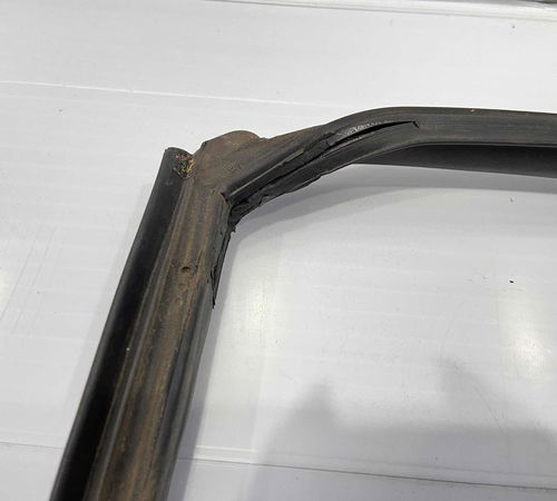 Borracha Vedação Traseira Esquerda Hyundai I30 2009/2012