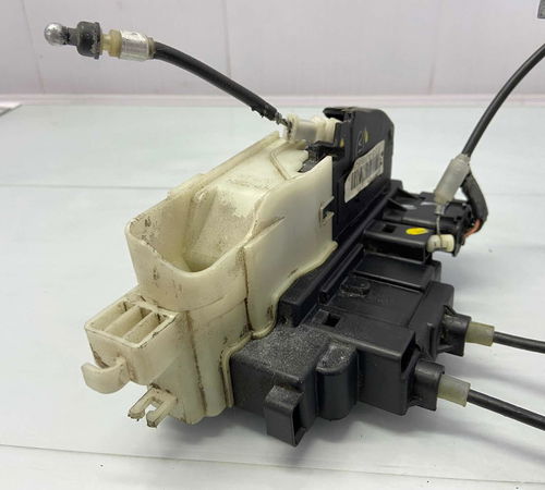 Fechadura Porta Adiantei Esquerda Hyundai I30 2009/2012