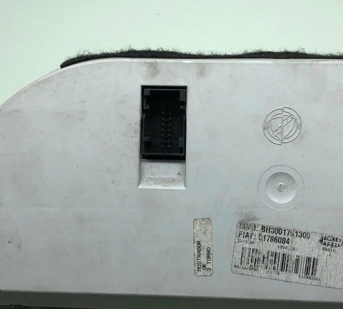 Painel De Instrumentos Fiat Palio 2004/2016 Com Detalhes