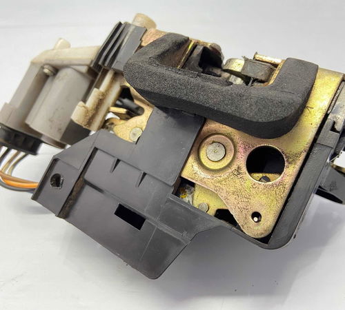 Fechadura Porta Esquerda Fiat Doblò 2003/2016