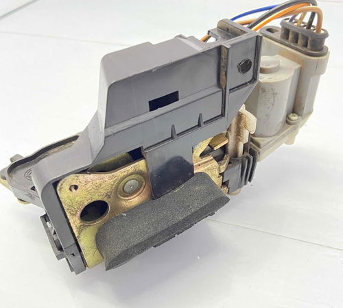 Fechadura Porta Esquerda Fiat Doblò 2003/2016