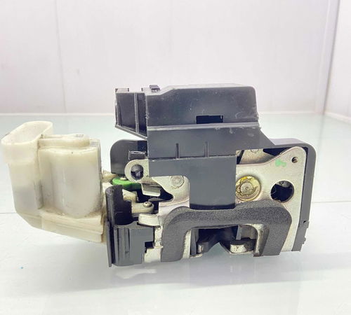Fechadura Porta Dianteira Direita Fiat Palio 2004/2016