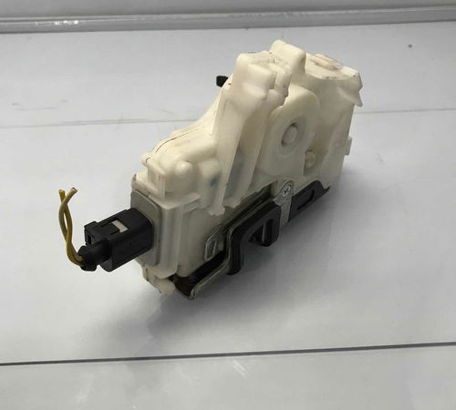 Fechadura Porta Dianteira Direita Volkswagen Fox 2010/2014