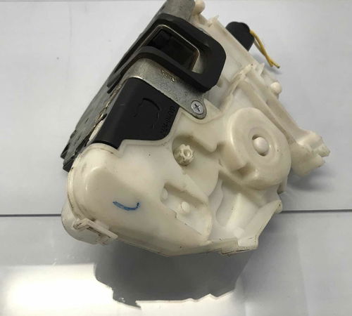 Fechadura Porta Dianteira Direita Volkswagen Fox 2010/2014