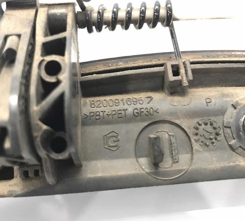 Maçaneta Externa Dianteira Direita Renault Clio 2013/2016