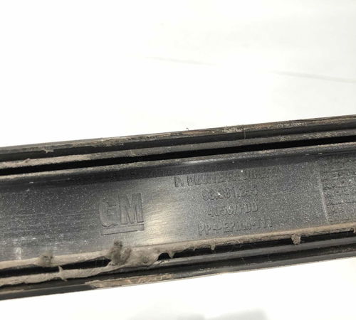 Friso Lateral Porta Dianteira Direita Chevrolet Onix 2013/19