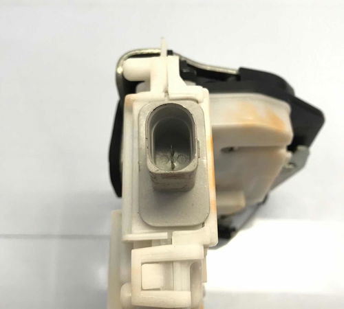Fechadura Porta Traseira Direita Volkswagen Fox 2010/2014
