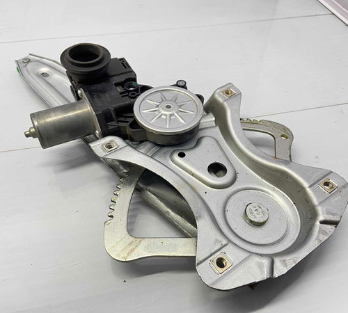 Máquina De Vidro Traseira Direita Toyota Hilux 2020/2022