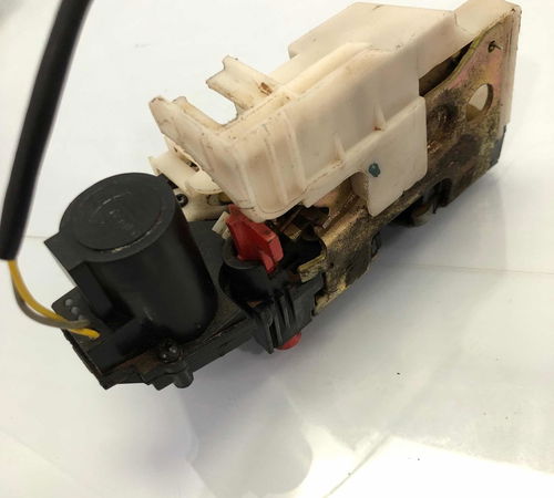 Fechadura Porta Traseira Direita Chevrolet Celta 2007/2015
