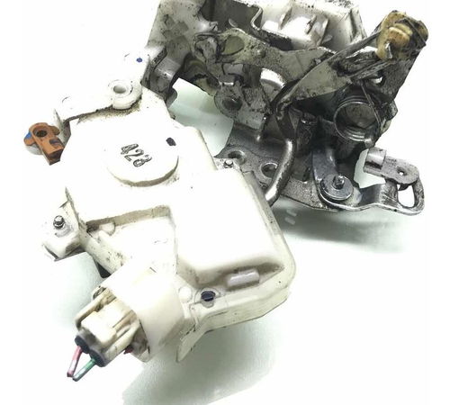 Fechadura Porta Dianteira Direita Toyota Etios 2013/2021
