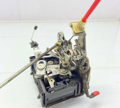 Fechadura Porta Dianteira Esquerda Vw  Spacefox 2006/2009